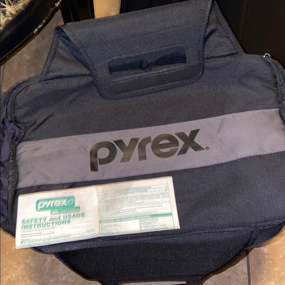 BX6 Pyrex Dark Blue and Gray Insulated Carrier